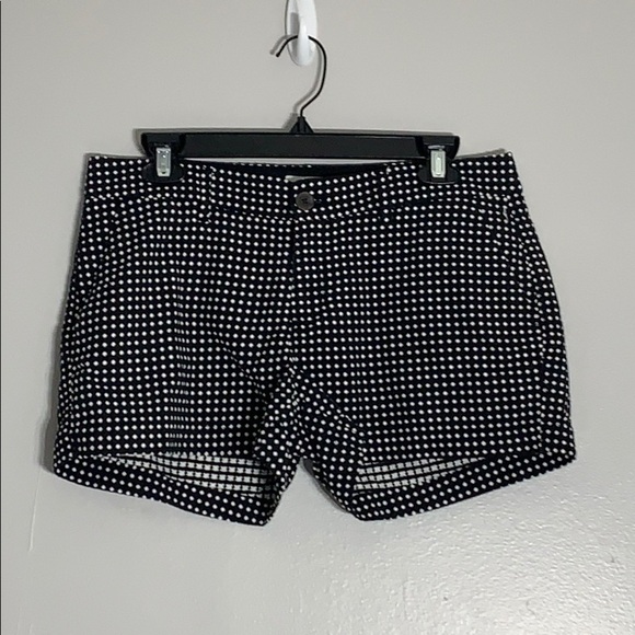 Old Navy Black & White casual short Polka dot shorts 4 black white - Picture 1 of 6